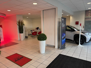 Photo n°7 de Toyota - Team Toy 75 - Paris 12e à Paris (Vendeur de voitures d'occasion)