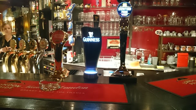 THE LIZARD Pub & Billiards