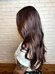 Photo n°16 de CUT MY BANGS - Amour et beauté à Montpellier (Salon de coiffure)