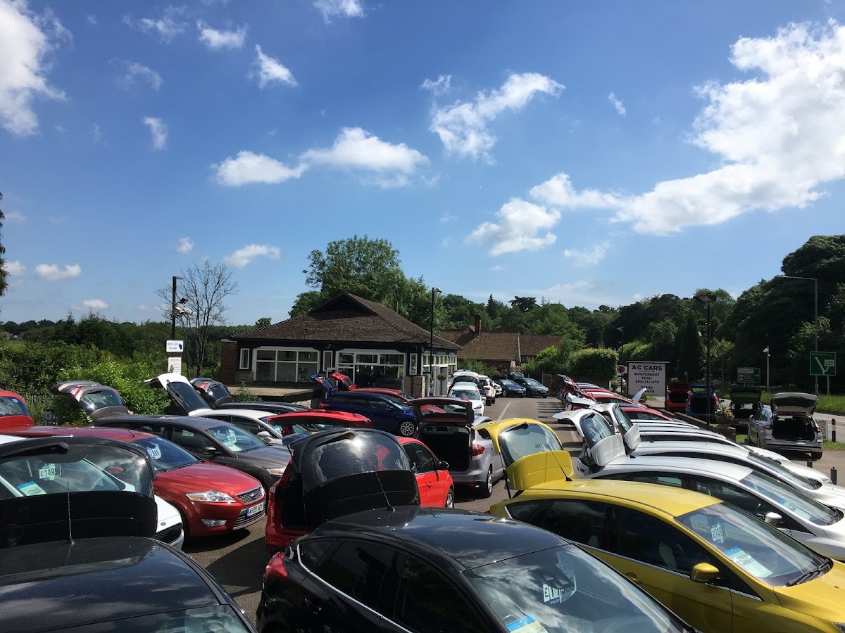 A C Cars - Independent Ford Specialists