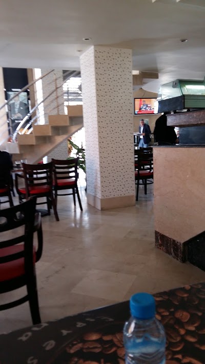 Photos of Caf&eacute; Zone Industrielle