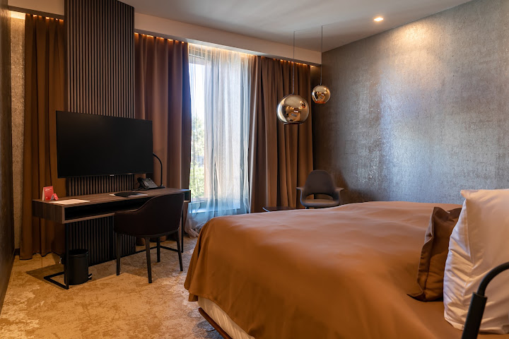 THEATRE HOTEL by null