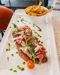 Photo n°33 de Le Coq - Brasserie & Bar des sports à Puteaux (Bar à vin)