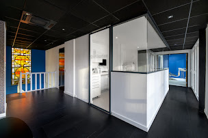 Photo n°1 de Docteur Vivien Moll à Martigues (Cabinet d'implants dentaires)