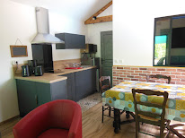 Gîte et Chambre d'Hôtes - Au détour des 3 Cyprès à Pomarède