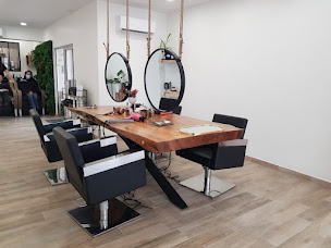 Photo n°2 de Académie coiffure à Berre-l'Étang (Spa)