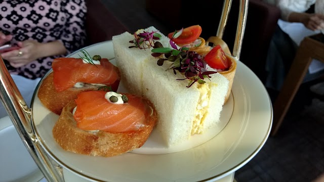 Peak lounge