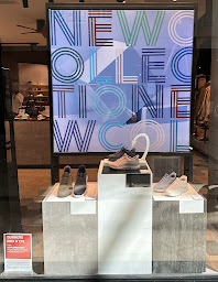 Photo n°9 de Geox à Serris (Magasin de vêtements pour femmes)