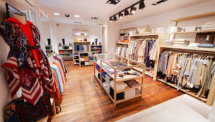 Photo n°4 de Boulevard des capucines SARL à Fontainebleau (Magasin de vêtements)