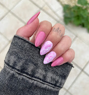 Romi Nails à Loix
