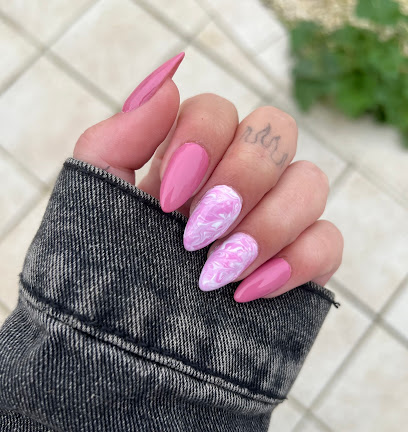 Romi Nails