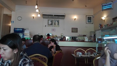 Photos of Noralizah and Iskandar House of Curry