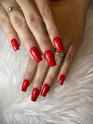 Photo n°12 de LE COMPTOIR DES FILLES - COIFFURE - ONGLERIE à Carros (Salon de manucure)