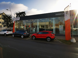 Photo n°28 de Seat Meaux - Groupe Jeannin à Meaux (Vendeur de voitures d'occasion)