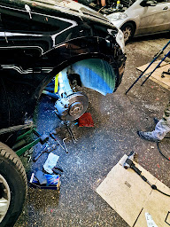 Photo n°31 de GARAGE PARIS 15 AUTO REPARATION MECANIQUE CARROSSERIE PEINTURE TOUTES MARQUES à Paris (Vendeur de voitures d'occasion)