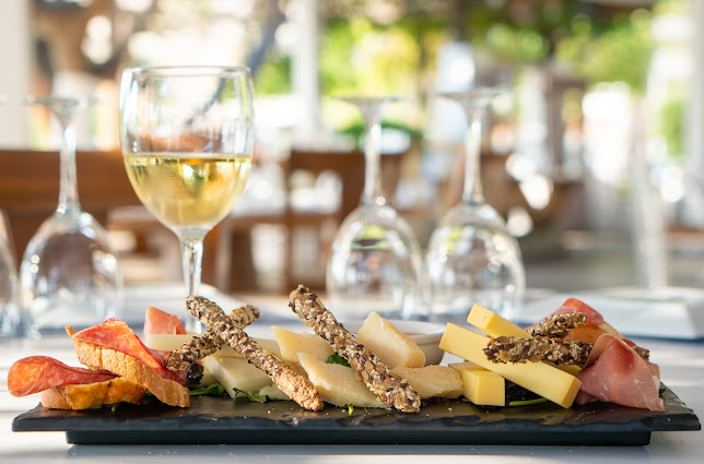 Ελλάδος Εικόνες - Εστιατόριο με ζωντανή μουσική - Εστιατόριο