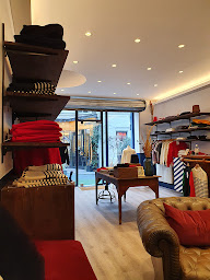 Photo n°2 de Le Minor à Paris (Magasin de vêtements pour femmes)