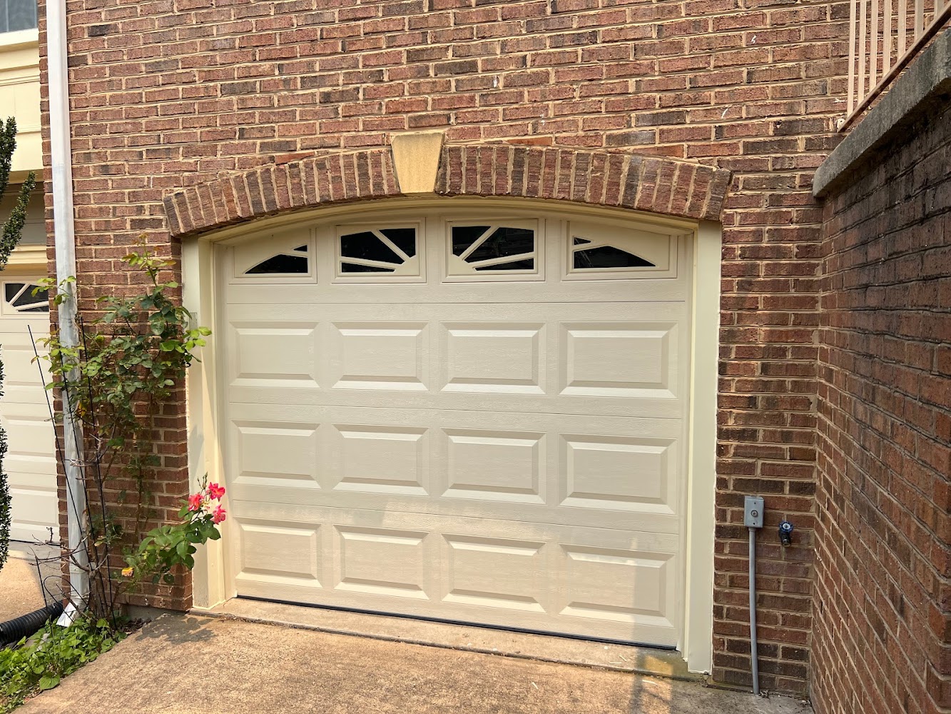 Lincoln Garage Doors photo 2
