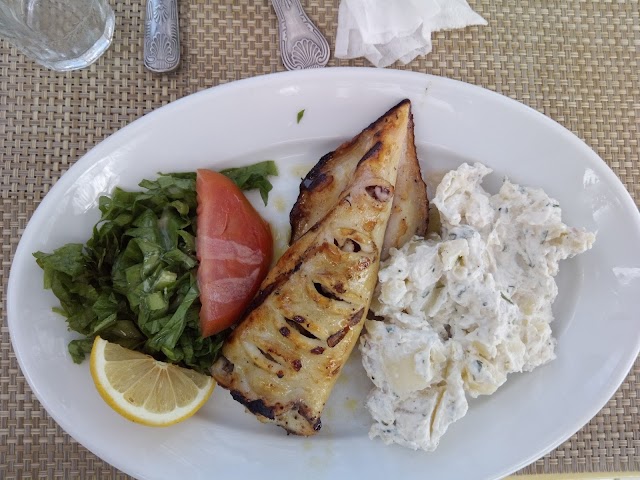 Roussos Restaurant Kavos Corfu - Seafood Restaurant Kavos