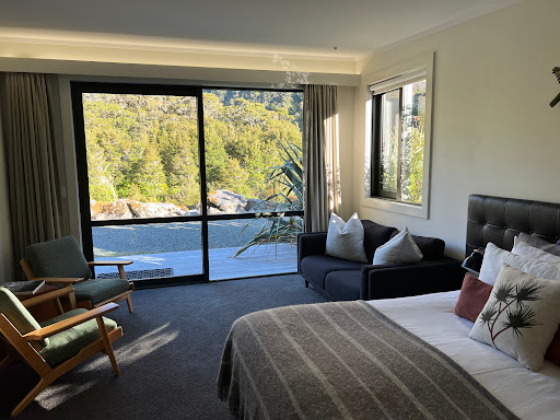 Milford Sound Lodge - Campervan Park - Thumbnail