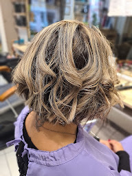 Photo n°11 de Salon Coiffure de Caractère à Yenne (Salon de coiffure)