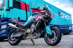 Photo n°2 de CF MOTO / ZONTES /QJ MOTORS ile de la Réunion à Saint-Leu (Magasin de motos)