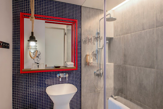 Hampton by Hilton Dubai Al Seef by null