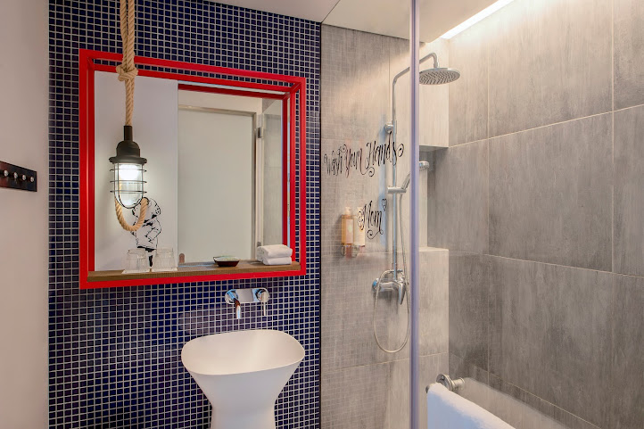 Hampton by Hilton Dubai Al Seef by null