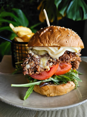 Bruce's Cafe by null