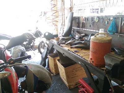 Photos of Maarutee Motors