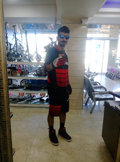 Photos of Giant_hasht8