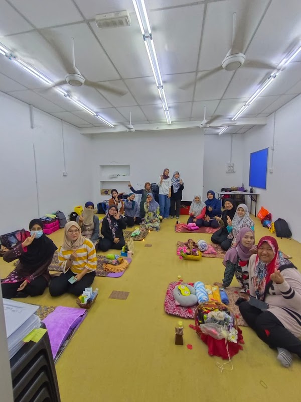 Nabila urutan tradisional — hair salon in Simpang Ampat
