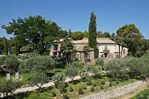 Photo n°55 de Domaine Les Roullets à Oppède (Cave à vins)