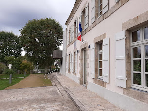 Photo n°2 de La Banque Postale à Ploemel (Banque d'épargne)
