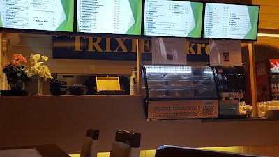 Photos of Trixie kebab and pizza