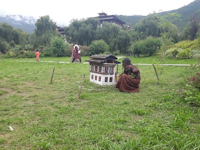 Photos of Ludrong Memorial Garden
