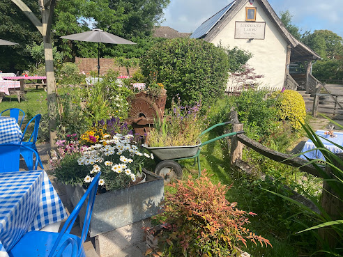 The Hollist Arms by null