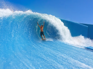 Photo n°5 de SUNSET ISLAND BAR & RESTAURANT à Monteux (École de surf)