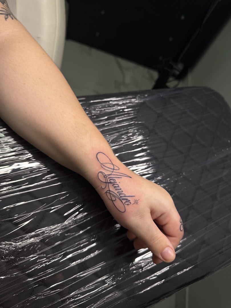Tango 90 Tattoo Studio