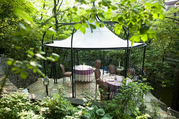 Vozdvyzhensky Hotel by null