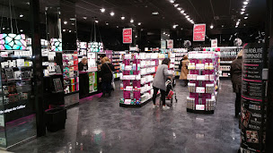 Photo n°17 de La Boutique du Coiffeur à Levallois-Perret (Boutique de santé et beauté)