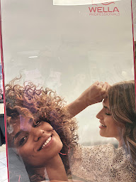 Photo n°2 de Mélanie Coiffure à Maurs (Salon de coiffure)