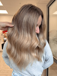 Photo n°13 de Les ciseaux de Sarah à Plescop (Salon de coiffure)