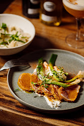 Photo n°38 de Amaluna - Restaurant Paris 18 à Paris (Professeur de yoga)