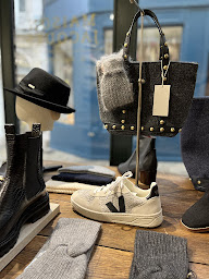 Photo n°4 de Maison Jacques à Auxerre (Magasin de chaussures)