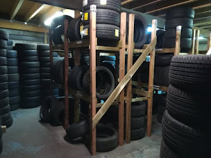 Photo n°2 de PROMOPNEUS à Le Haillan (Magasin de pneumatiques d'occasion)