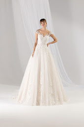 Photo n°28 de Tendances Mariages Chartres à Barjouville (Boutique de mariage)