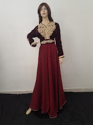 Photo n°43 de Myrnès Boutique Et les Mariées à Bollène (Boutique d'articles de mariage)