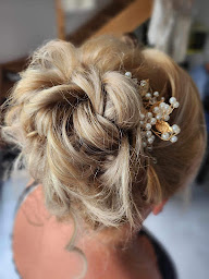 Photo n°10 de L'atelier de Léa. Léa coiffure à domicile à Hazebrouck (Salon de coiffure)