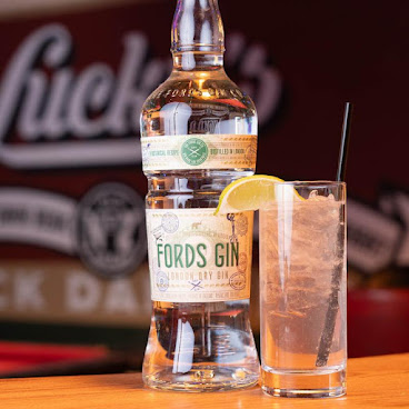 Lucky's 3 Star Bar by null